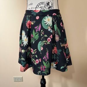 Yumi Floral print Skirt SZ 2/4